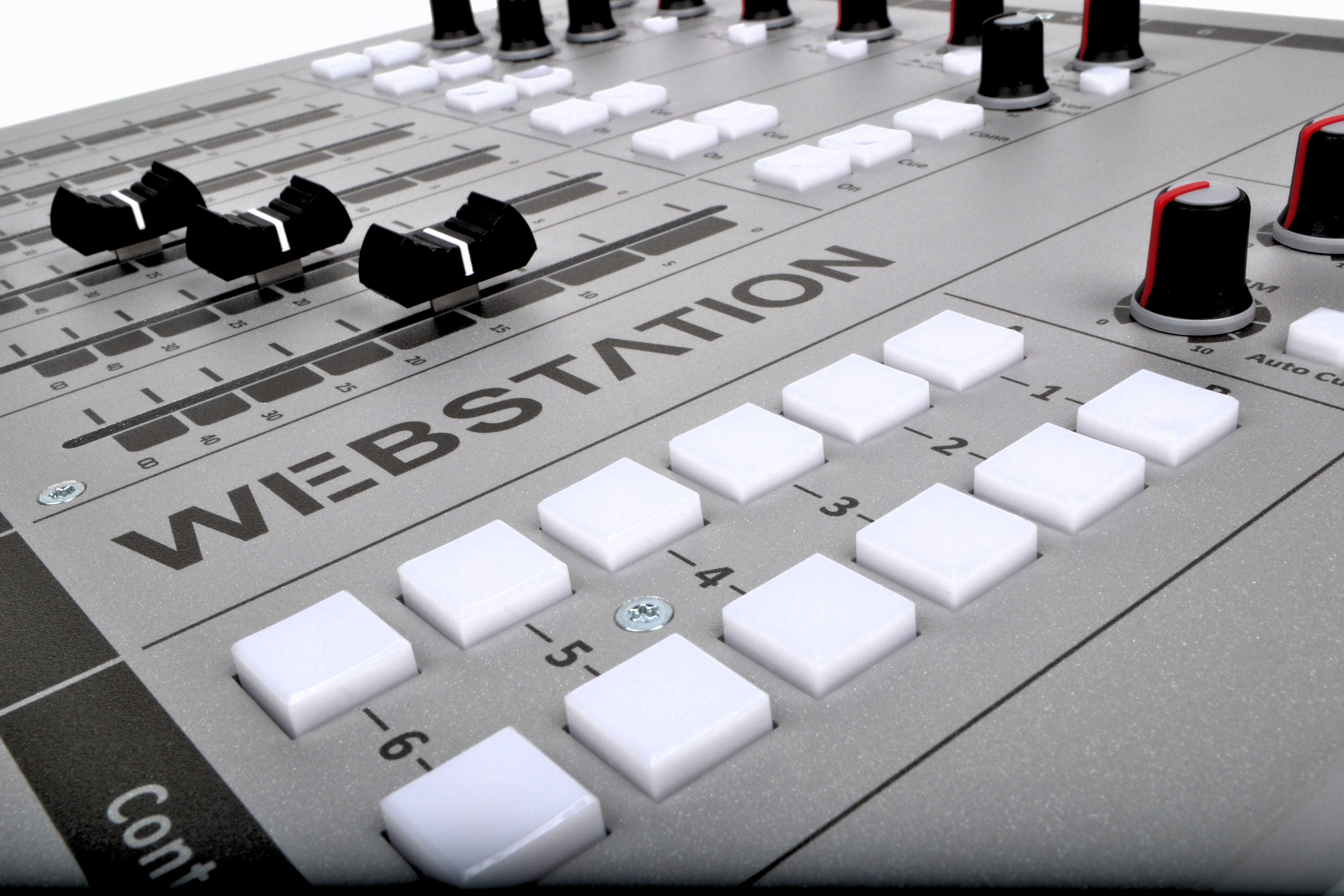 WEBSTATION FRONT CLOSEUP-CONTROL-3